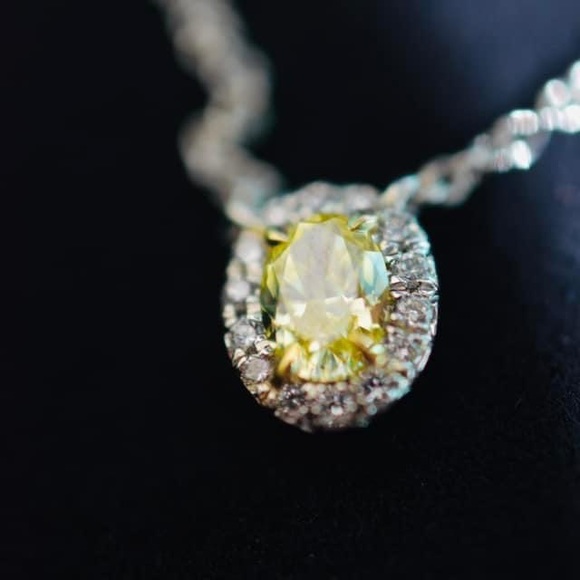 Sold ♥️Authentic Tiffany soleste fancy yellow Diamond.♥️ - Picture 14 of 14